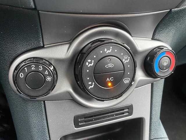 Ford - 2010 - fiesta - duits - personenauto - afbeelding 2 van  23