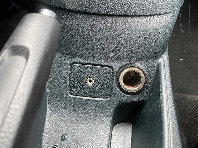 Ford - 2010 - fiesta - duits - personenauto - afbeelding 4 van  23