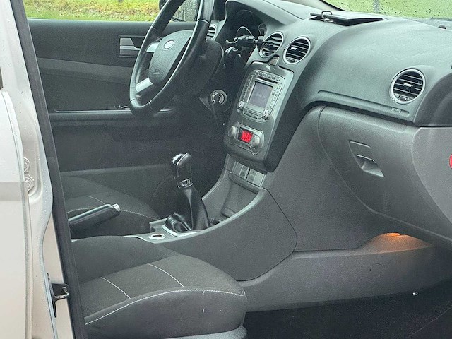 Ford - 2010 - focus wagon - 1.8 limited - personenauto - afbeelding 9 van  18