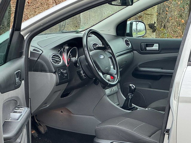 Ford - 2010 - focus wagon - 1.8 limited - personenauto - afbeelding 3 van  17