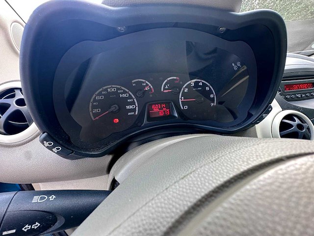 Ford - 2011 - ka - 1.2 cool&sound - personenauto - afbeelding 4 van  16