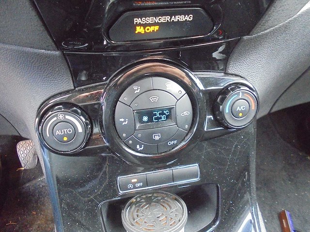 Ford - 2012 - fiesta - 1.0 ecob. titanium - 25-zkx-8 - afbeelding 10 van  11