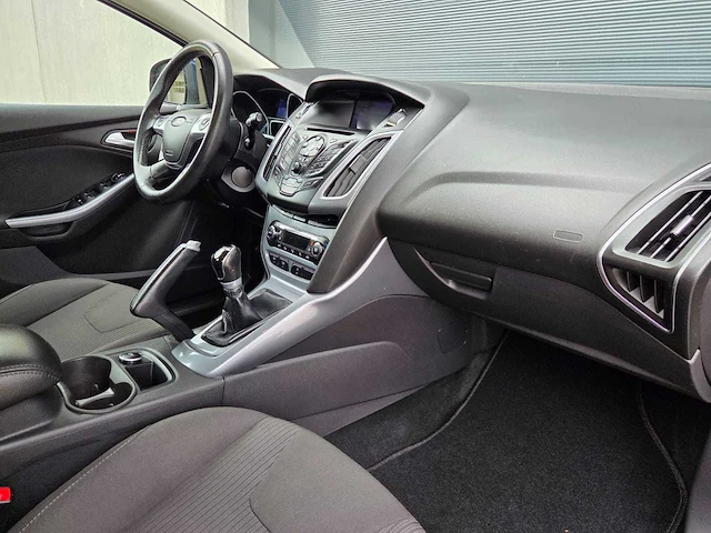 Ford - 2013 - focus wagon - 1.0 ecob. titanium - 4-kdx-94 - personenauto - afbeelding 27 van  28