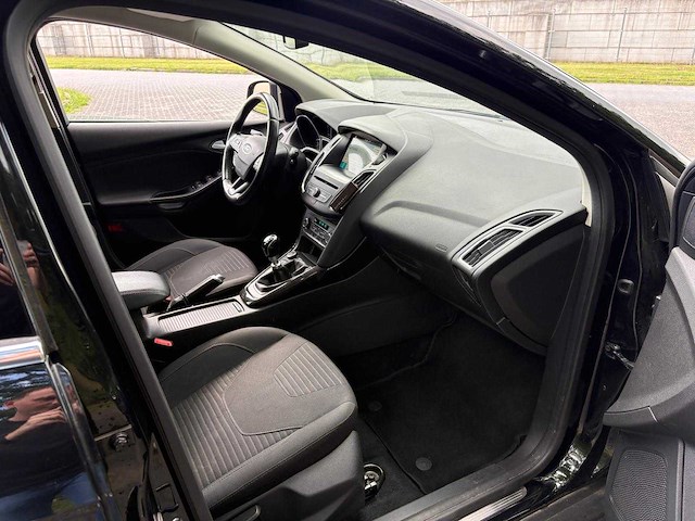 Ford - 2017 - focus wagon - 1.0 titanium - personenauto - afbeelding 21 van  53