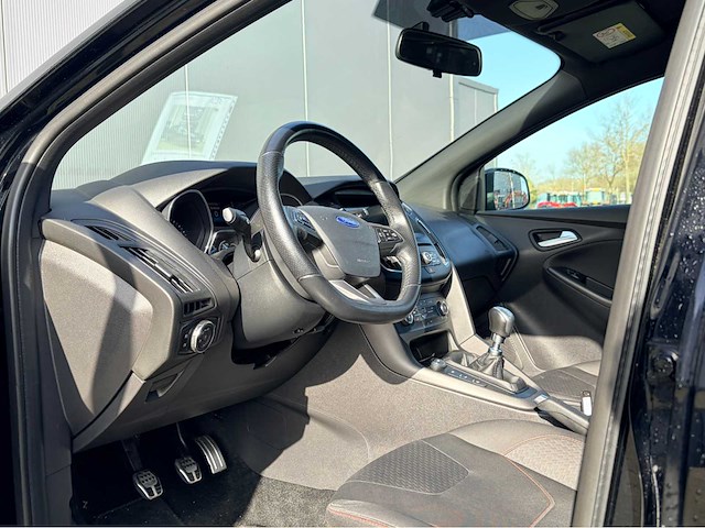Ford - 2017 - focus - afbeelding 18 van  20