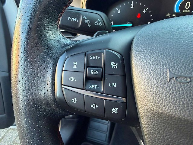 Ford - 2018 - focus - 1.5 ecobl. st l. bns - tp-563-r - afbeelding 2 van  18