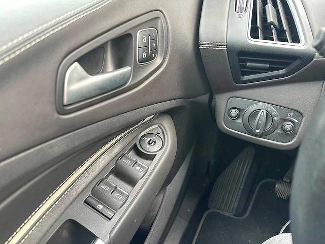 Ford - 2018 - kuga - 1.5 ecob. vignale - personenauto - afbeelding 18 van  29
