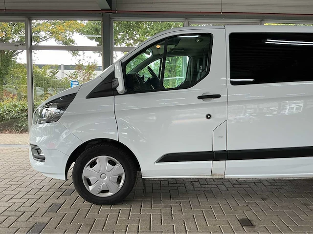 Ford - 2019 - transit custom - 320 2.0 tdci l2h1 tr - personenauto - afbeelding 24 van  25