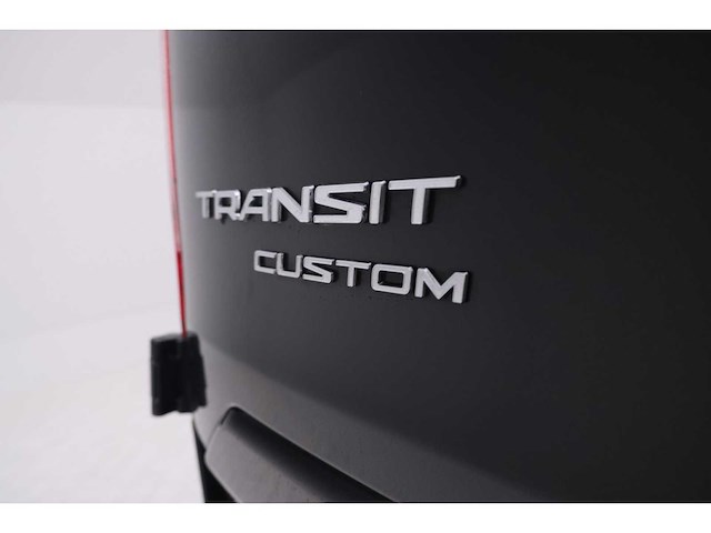 Ford - 2021 - transit custom - 320 2.0 tdci l2h1 limited dc - personenauto - afbeelding 1 van  15