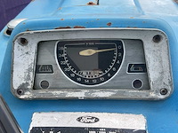 Ford - 3000 - tweewielaangedreven landbouwtractor - afbeelding 3 van  14