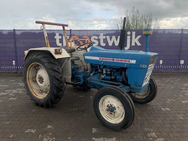 Ford - 3000 - tweewielaangedreven landbouwtractor - afbeelding 7 van  14