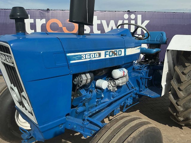 Ford - 3600 - 2wd - oldtimer tractor - afbeelding 7 van  11