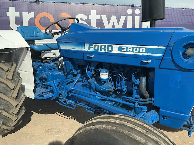 Ford - 3600 - 2wd - oldtimer tractor - afbeelding 8 van  11