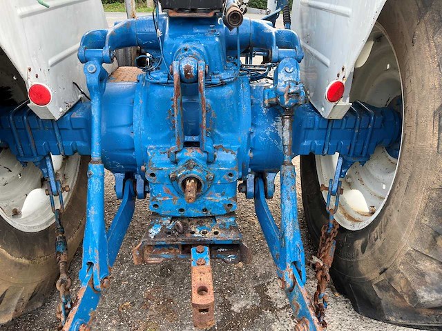 Ford - 5000 - oldtimer tractor - afbeelding 3 van  16
