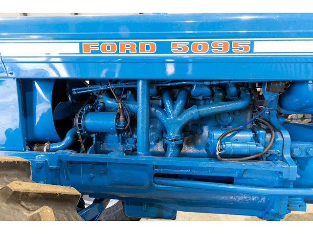Ford - 5095 - 4-wheel drive tractor - afbeelding 2 van  20