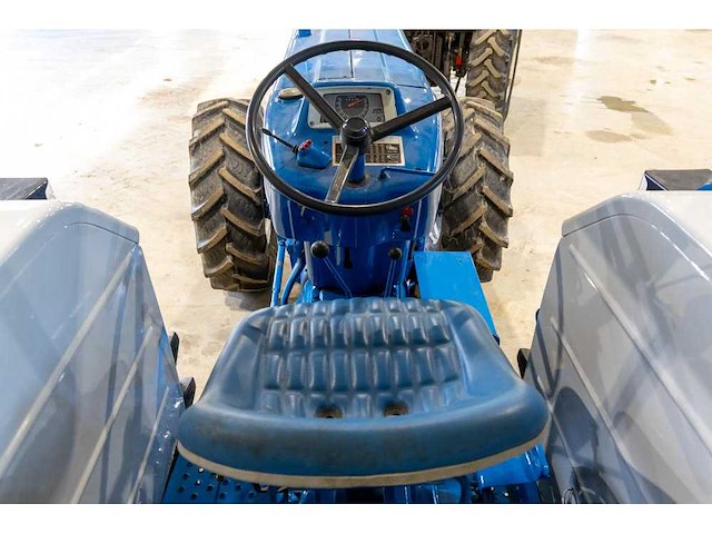 Ford - 5095 - 4-wheel drive tractor - afbeelding 17 van  20
