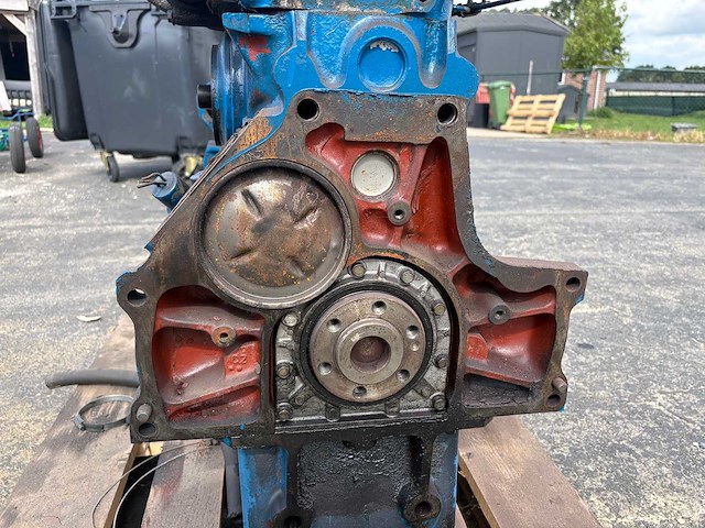 Ford - 6-cilinder dieselmotor - afbeelding 7 van  9