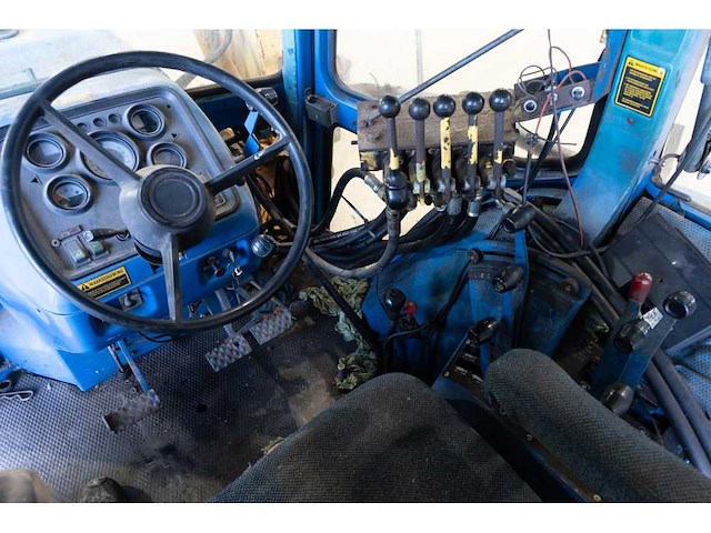 Ford - 6710 - 4-wheel drive tractor - afbeelding 4 van  23