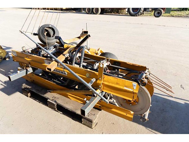 Ford - 6710 - 4-wheel drive tractor - afbeelding 11 van  23