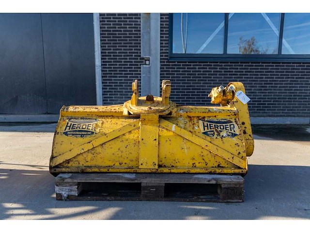 Ford - 6710 - 4-wheel drive tractor - afbeelding 14 van  23