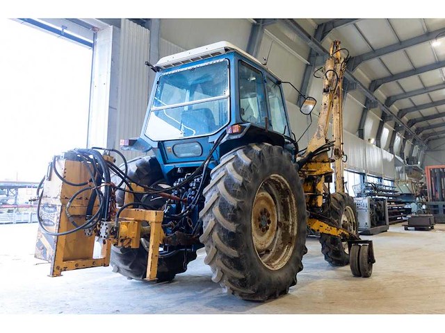 Ford - 6710 - 4-wheel drive tractor - afbeelding 18 van  23