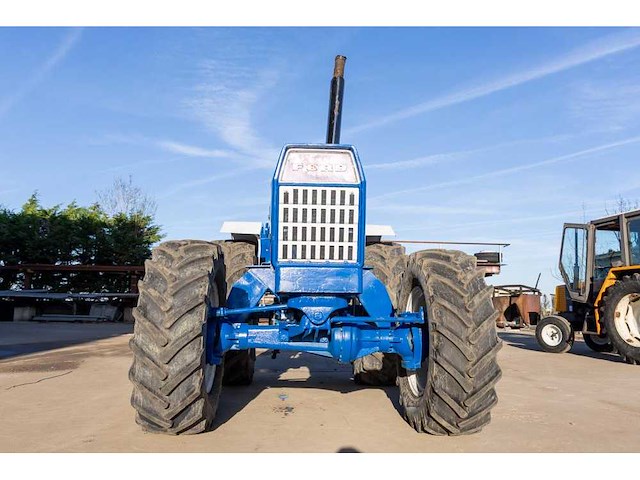 Ford - 8600 - 4-wheel drive tractor - 1972 - afbeelding 7 van  14