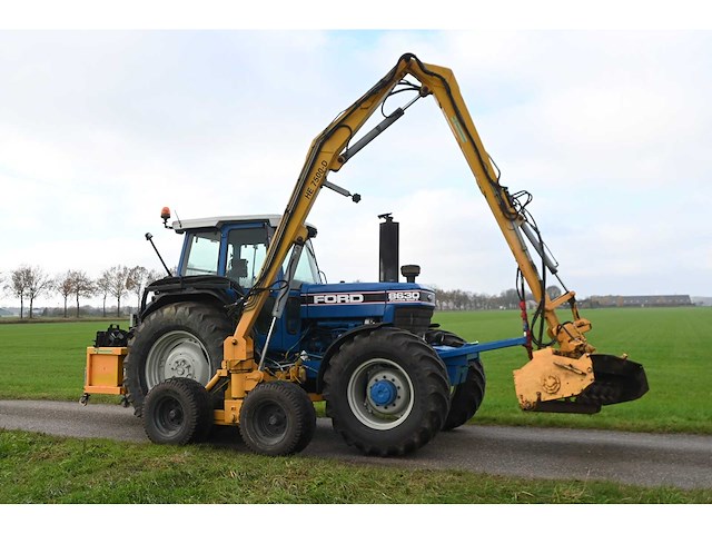Ford - 8630 power shift - 40km p/u vierwielaangedreven landbouwtractor met hydraulische klepel-maaier opbouw bos type he 7500d met toebehoren - afbeelding 6 van  47