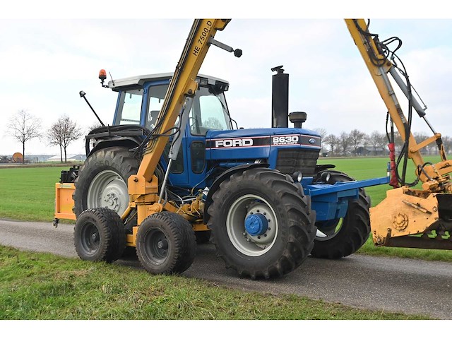 Ford - 8630 power shift - 40km p/u vierwielaangedreven landbouwtractor met hydraulische klepel-maaier opbouw bos type he 7500d met toebehoren - afbeelding 7 van  47