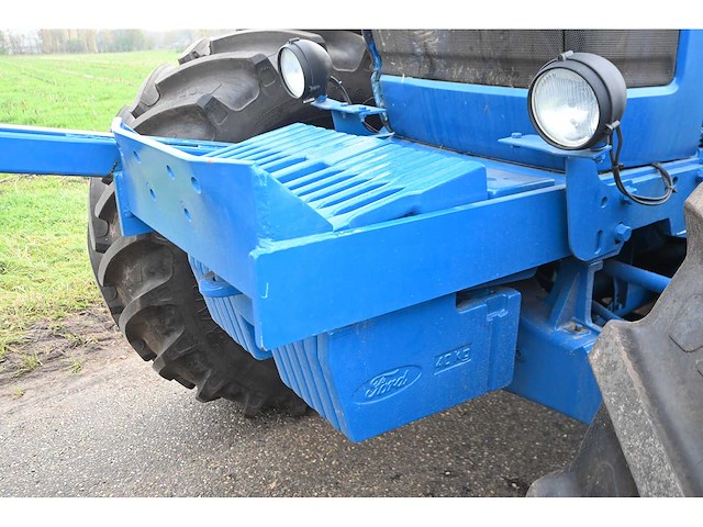 Ford - 8630 power shift - 40km p/u vierwielaangedreven landbouwtractor met hydraulische klepel-maaier opbouw bos type he 7500d met toebehoren - afbeelding 8 van  47