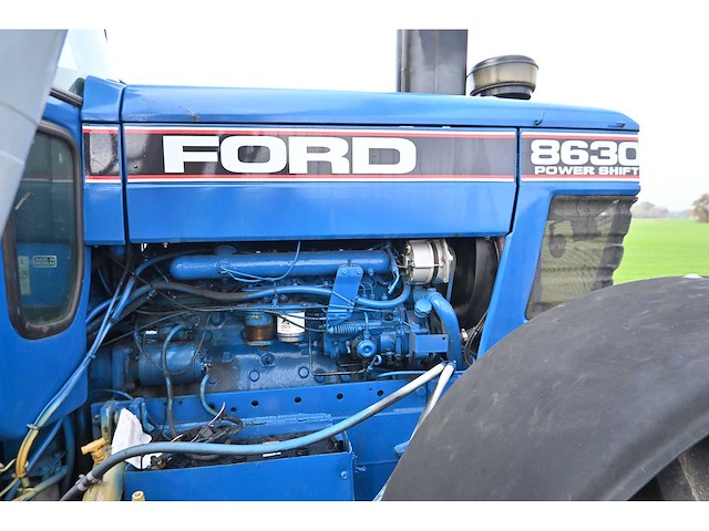 Ford - 8630 power shift - 40km p/u vierwielaangedreven landbouwtractor met hydraulische klepel-maaier opbouw bos type he 7500d met toebehoren - afbeelding 15 van  47