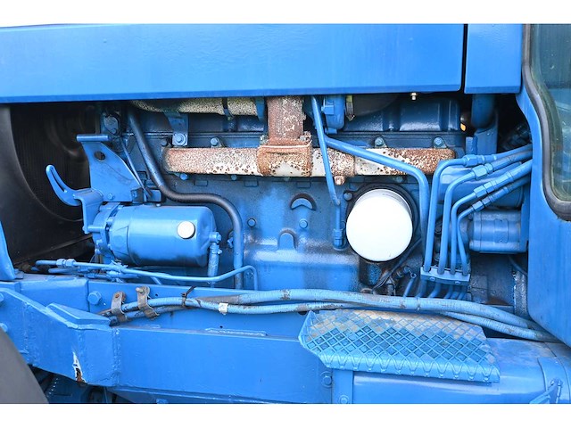 Ford - 8630 power shift - 40km p/u vierwielaangedreven landbouwtractor met hydraulische klepel-maaier opbouw bos type he 7500d met toebehoren - afbeelding 16 van  47