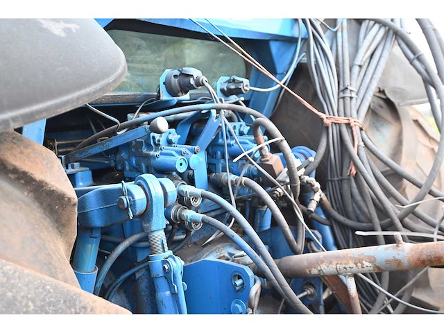 Ford - 8630 power shift - 40km p/u vierwielaangedreven landbouwtractor met hydraulische klepel-maaier opbouw bos type he 7500d met toebehoren - afbeelding 17 van  47