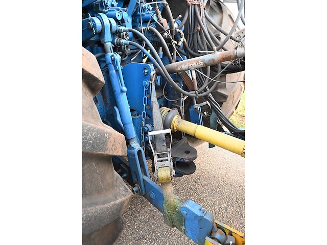 Ford - 8630 power shift - 40km p/u vierwielaangedreven landbouwtractor met hydraulische klepel-maaier opbouw bos type he 7500d met toebehoren - afbeelding 18 van  47