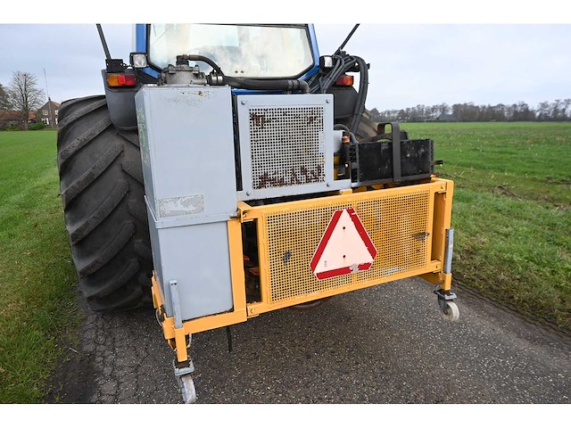 Ford - 8630 power shift - 40km p/u vierwielaangedreven landbouwtractor met hydraulische klepel-maaier opbouw bos type he 7500d met toebehoren - afbeelding 19 van  47