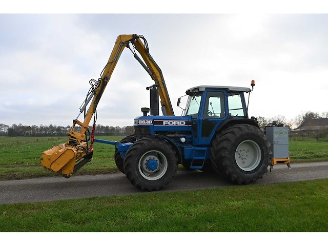 Ford - 8630 power shift - 40km p/u vierwielaangedreven landbouwtractor met hydraulische klepel-maaier opbouw bos type he 7500d met toebehoren - afbeelding 12 van  47