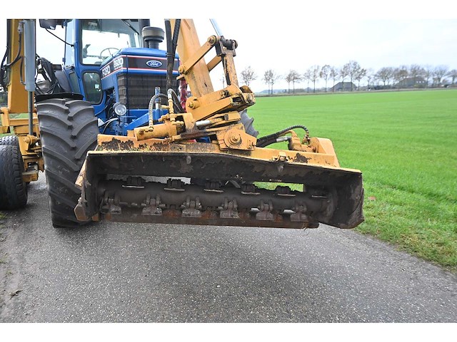 Ford - 8630 power shift - 40km p/u vierwielaangedreven landbouwtractor met hydraulische klepel-maaier opbouw bos type he 7500d met toebehoren - afbeelding 26 van  47