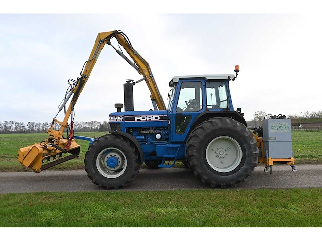 Ford - 8630 power shift - 40km p/u vierwielaangedreven landbouwtractor met hydraulische klepel-maaier opbouw bos type he 7500d met toebehoren - afbeelding 43 van  47