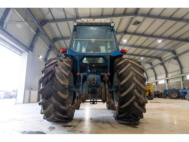 Ford - 8700 - 2-wheel drive tractor - afbeelding 11 van  14