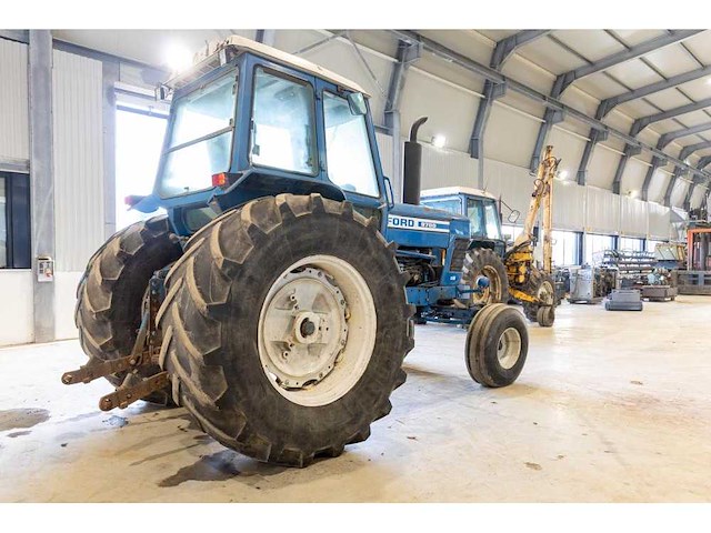 Ford - 8700 - 2-wheel drive tractor - afbeelding 12 van  14