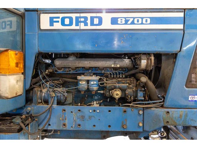 Ford - 8700 - 2-wheel drive tractor - afbeelding 14 van  14