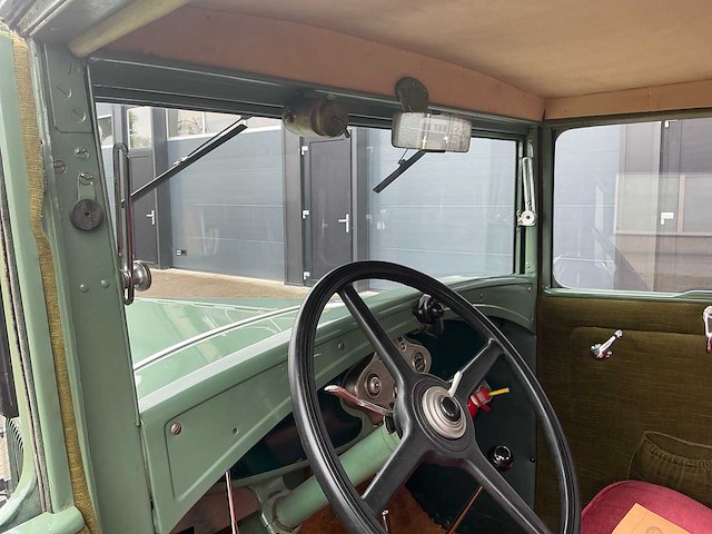 Ford - a tudor sedan oldtimer - afbeelding 48 van  58