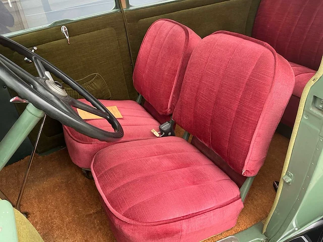 Ford - a tudor sedan oldtimer - afbeelding 25 van  43