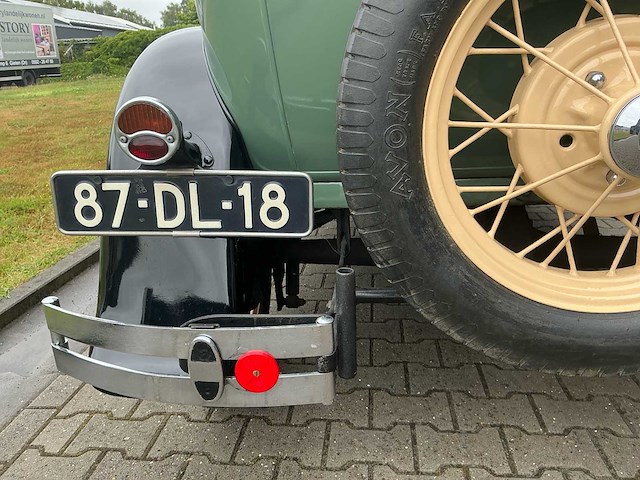 Ford - a tudor sedan oldtimer - afbeelding 7 van  52