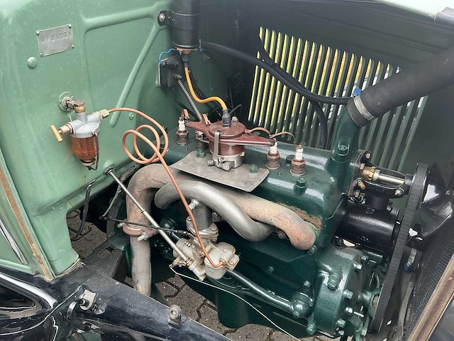 Ford - a tudor sedan oldtimer - afbeelding 16 van  52