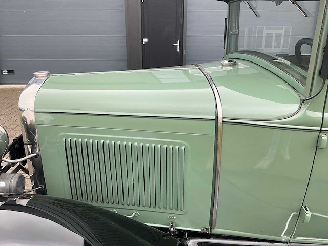 Ford - a tudor sedan oldtimer - afbeelding 24 van  52