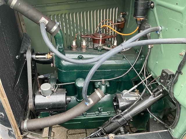 Ford - a tudor sedan oldtimer - afbeelding 33 van  52