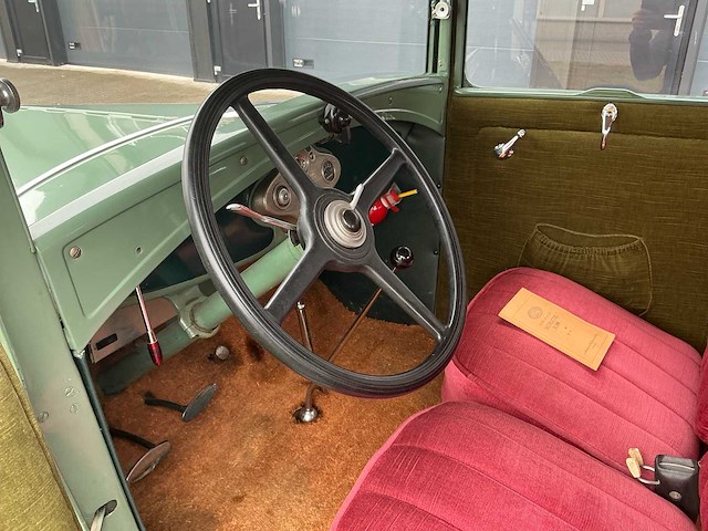 Ford - a tudor sedan oldtimer - afbeelding 40 van  52