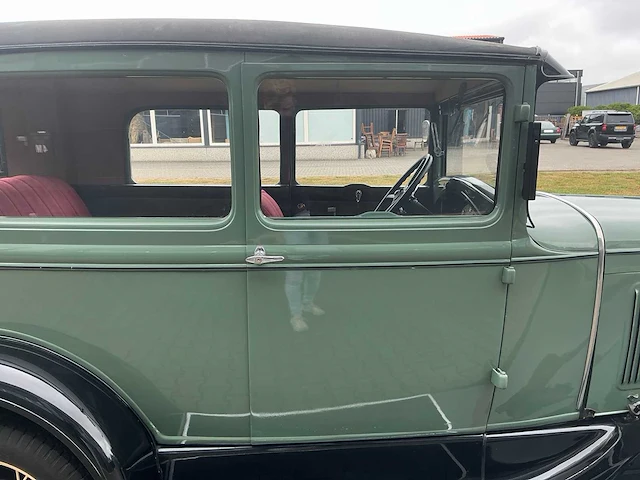 Ford - a tudor sedan oldtimer - afbeelding 9 van  58