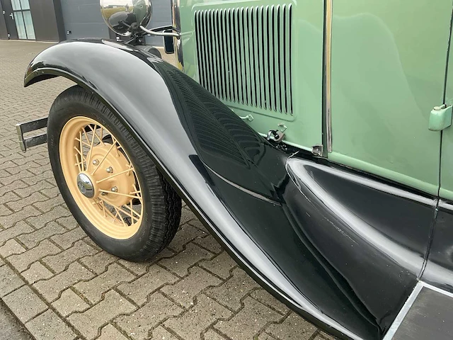 Ford - a tudor sedan oldtimer - afbeelding 25 van  58