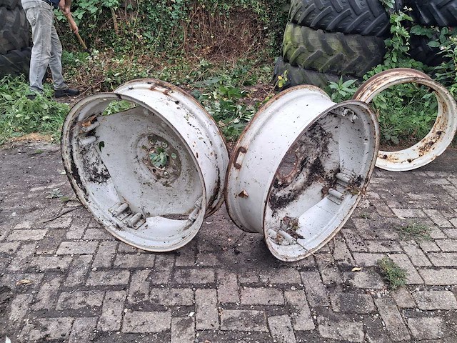 Ford - band, wiel en velg (2x) - afbeelding 1 van  4